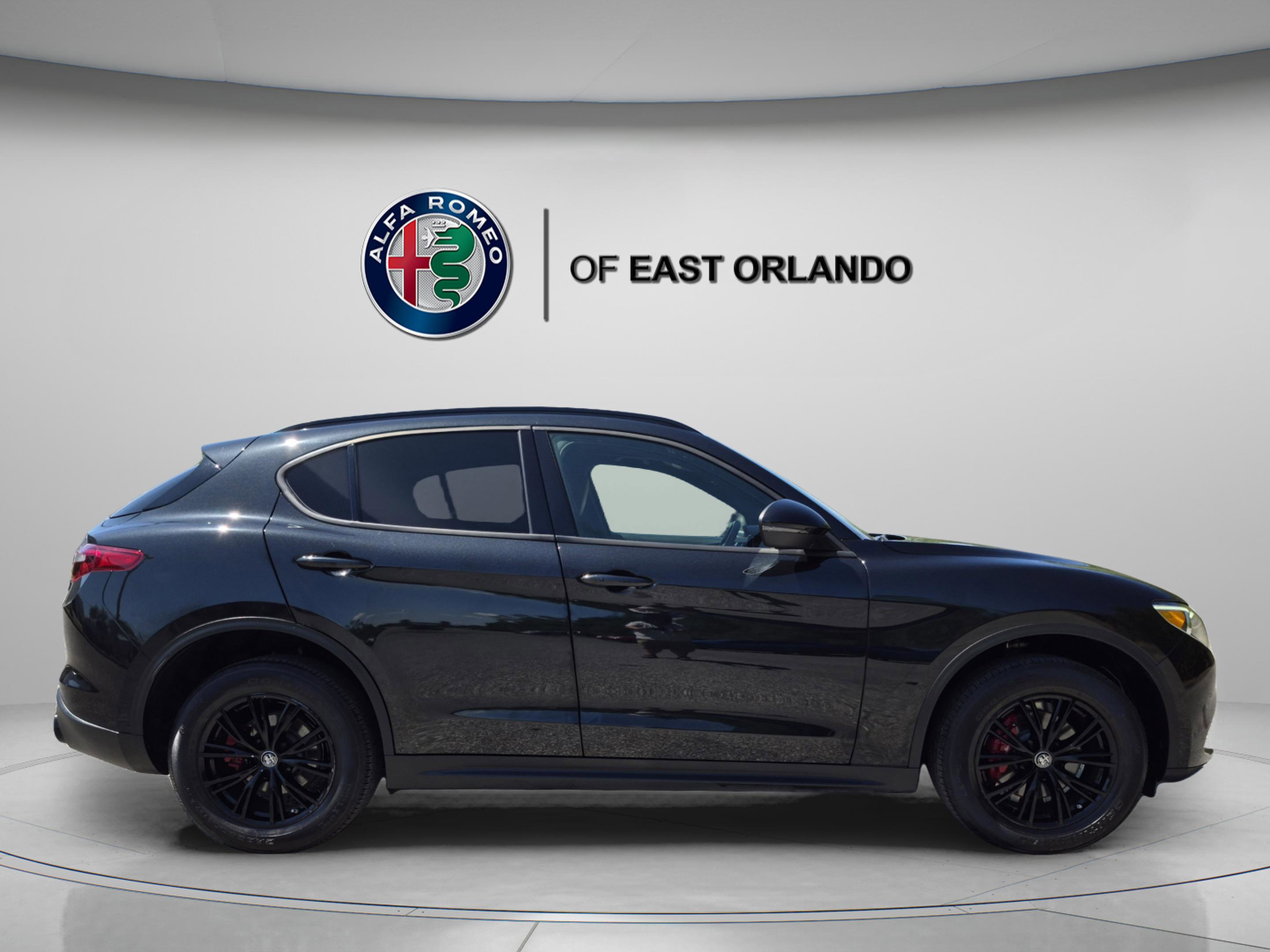 Used 2022 Alfa Romeo Stelvio Sprint RWD image 8