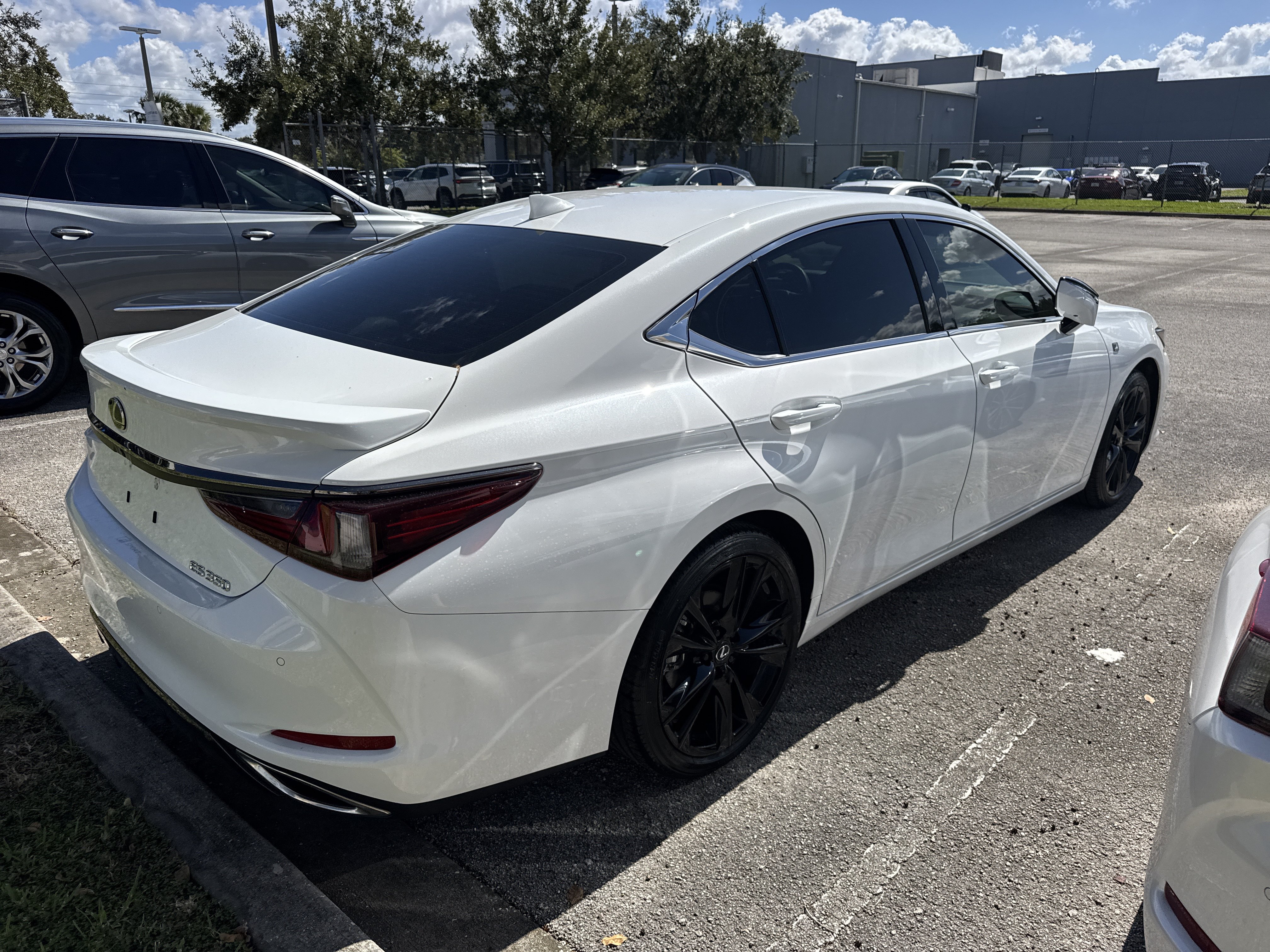 Certified 2024 Lexus ES 350 F Sport w/ Accessory Package (Z2) FWD image 2