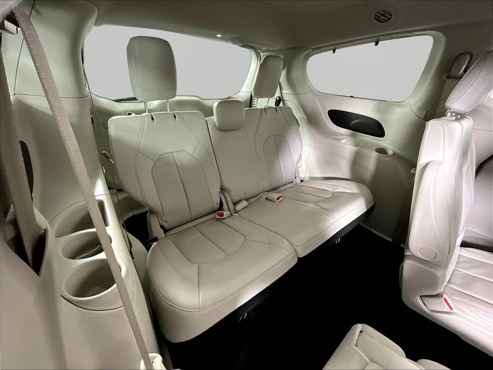 Used 2021 Chrysler Pacifica Touring-L FWD image 25
