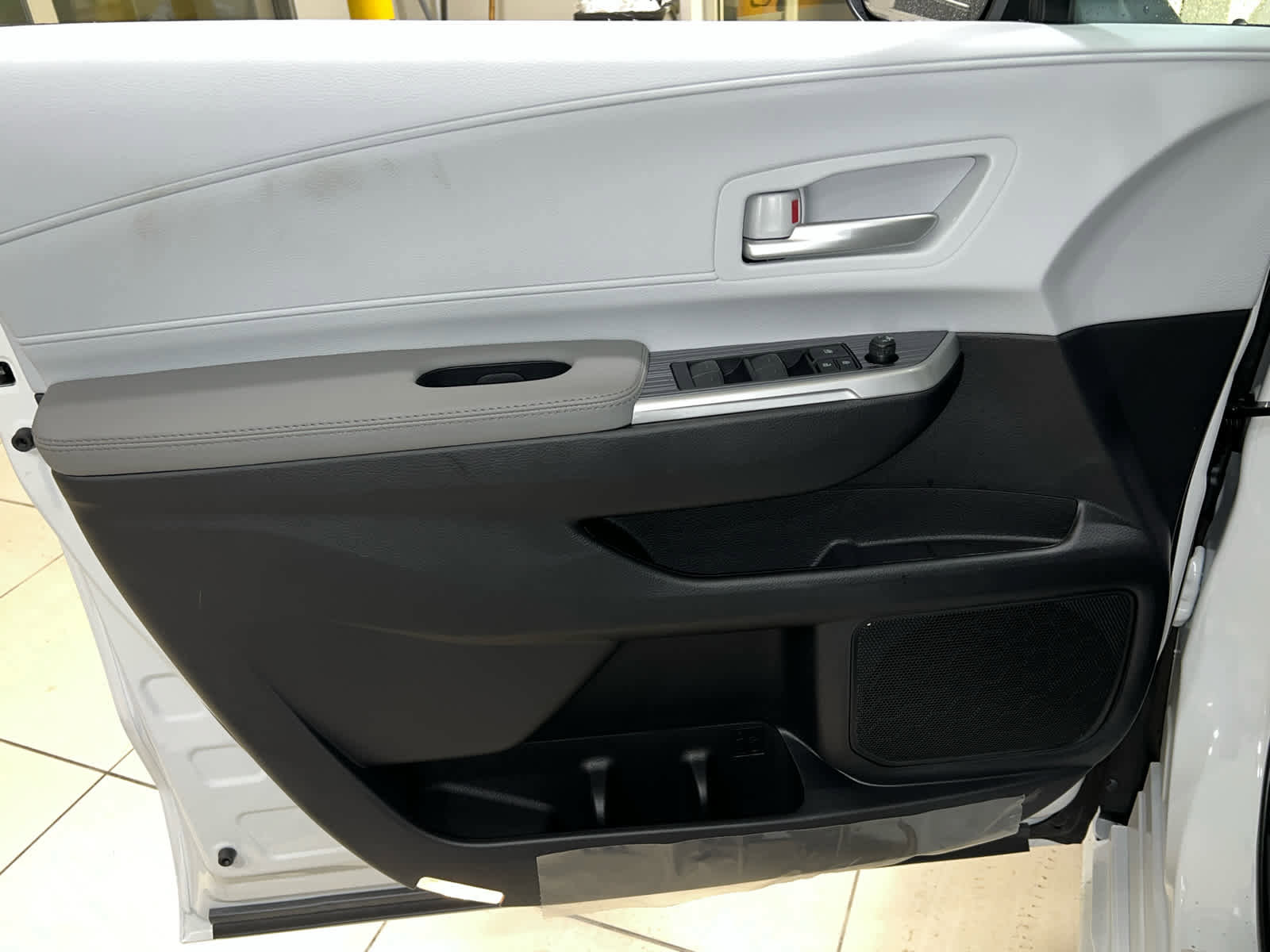 New 2026 Toyota Sienna XLE image 13