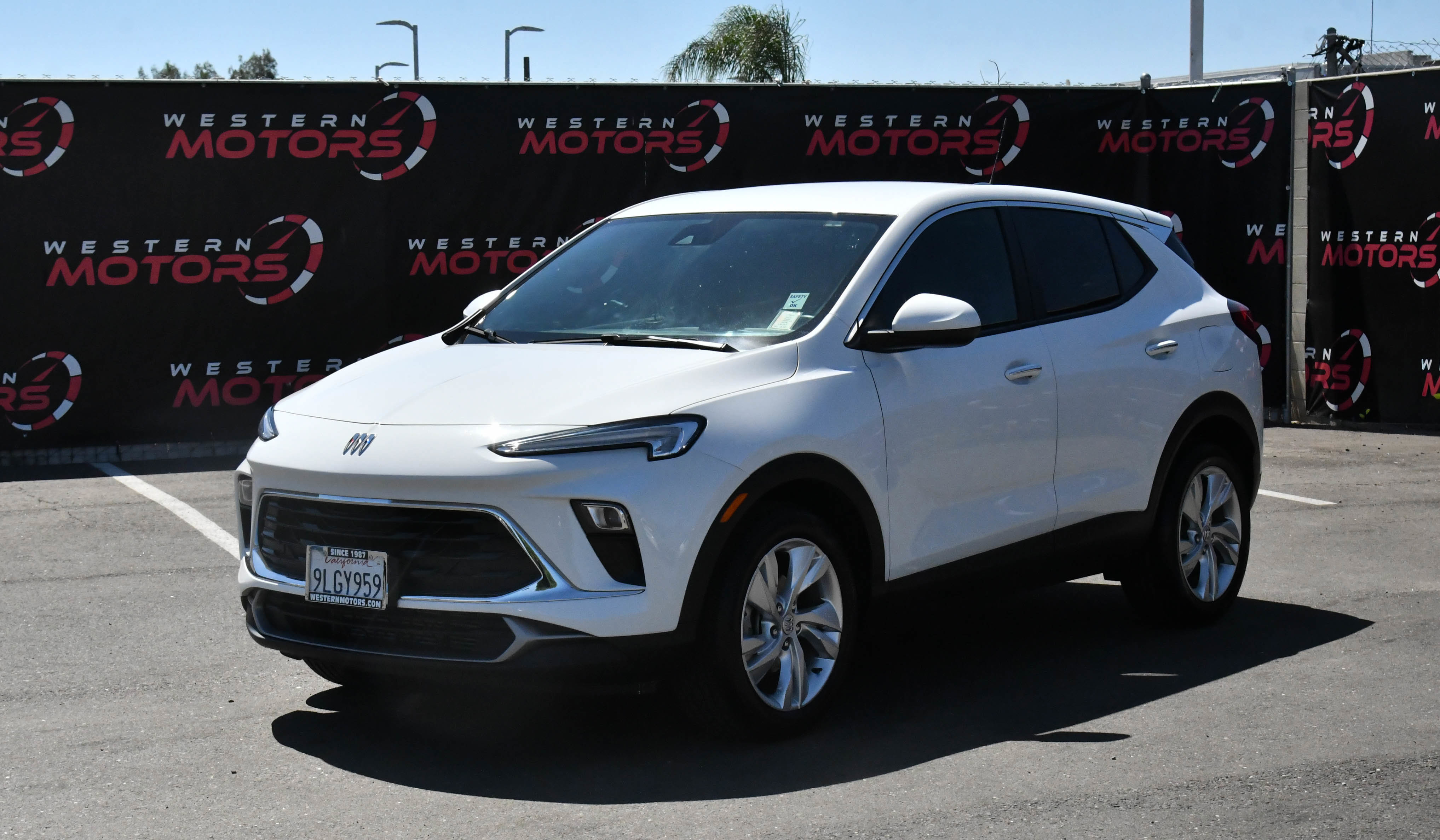 Used 2024 Buick Encore GX Preferred FWD image 3