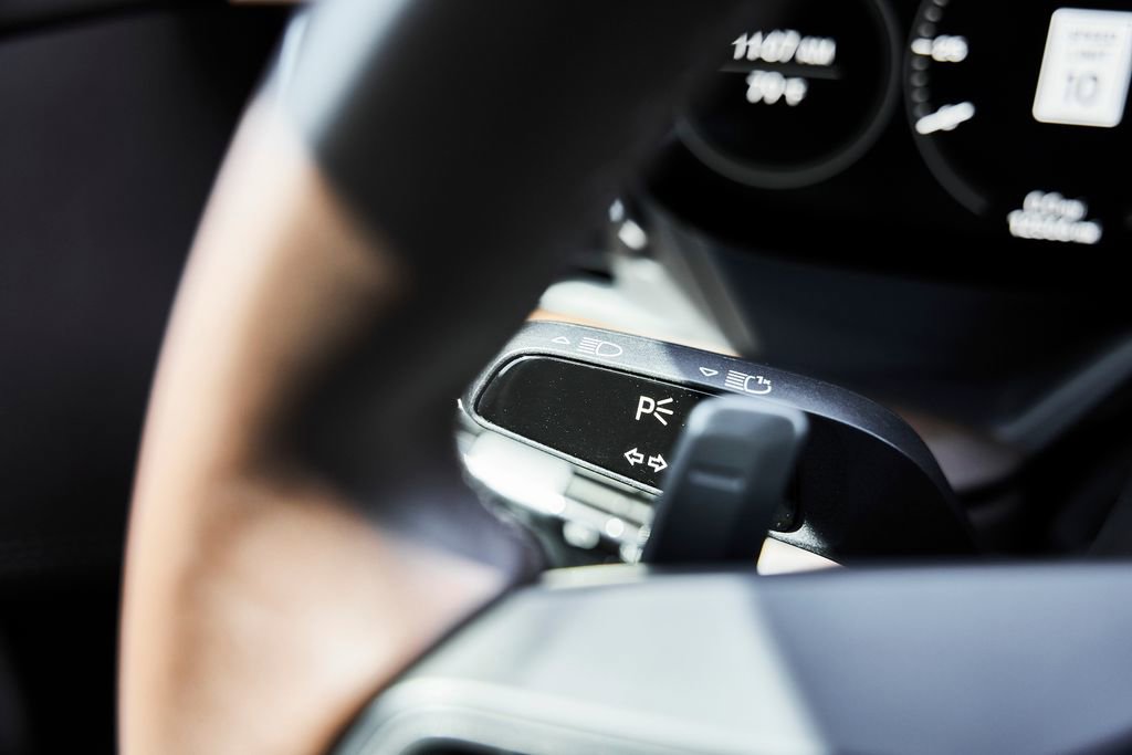 Used 2020 Porsche 911 Carrera 4S w/ Premium Package image 48