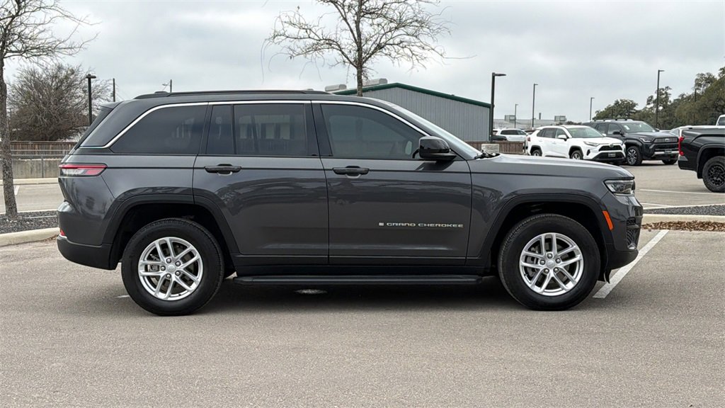 Used 2025 Jeep Grand Cherokee Laredo X w/ Luxury Tech Group I image 7