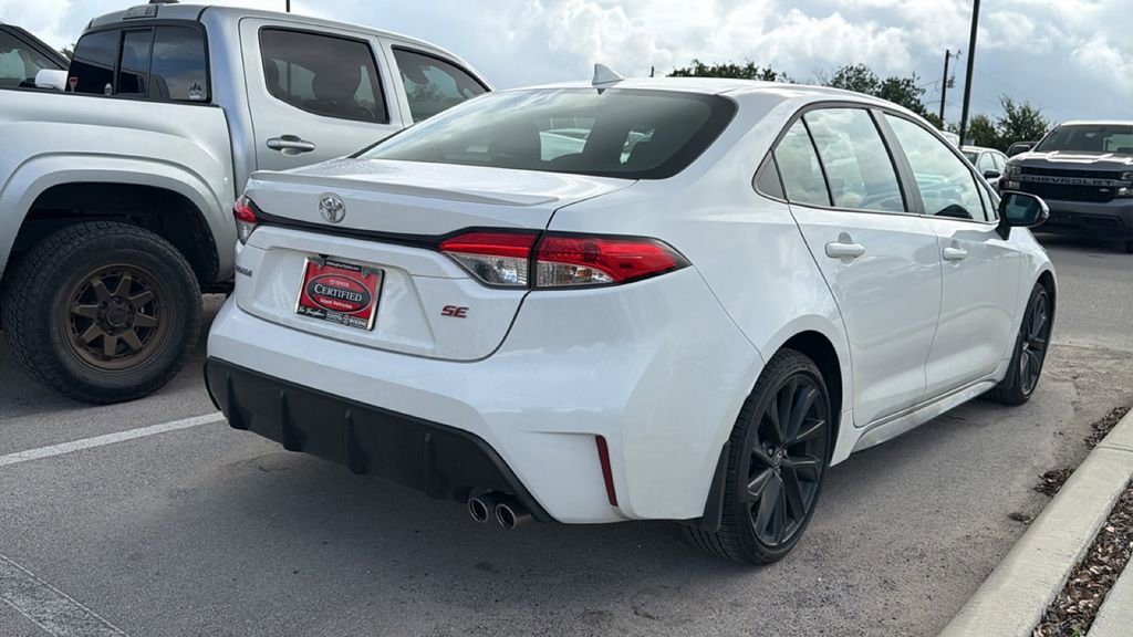 Certified 2025 Toyota Corolla SE w/ SE Premium Package FWD image 7