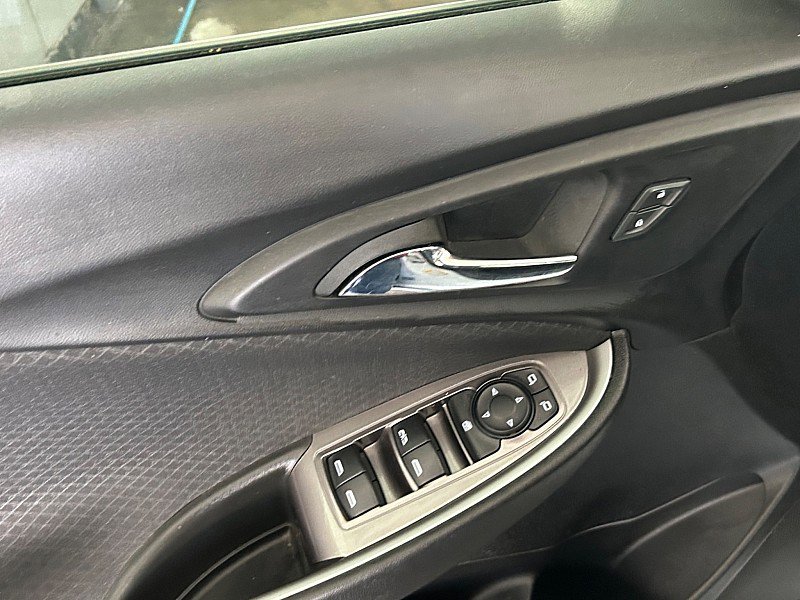 Used 2023 Chevrolet Malibu LT FWD image 25