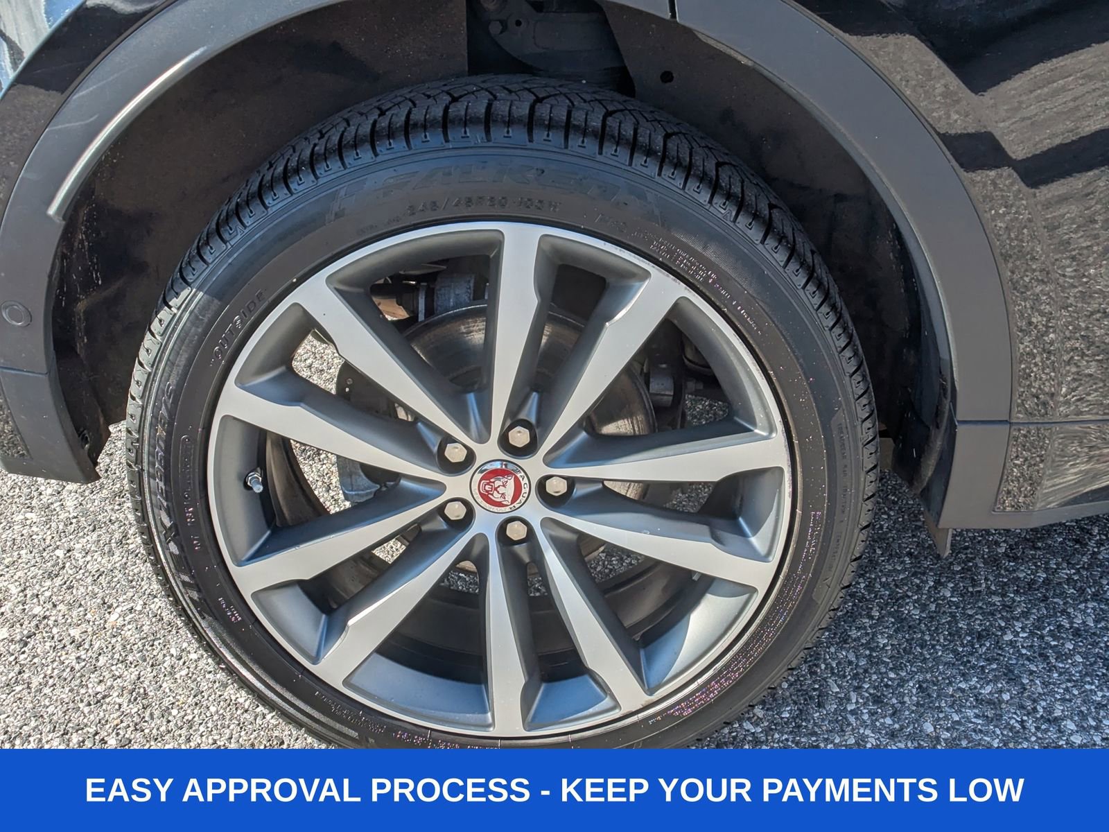 Used 2019 Jaguar E-PACE R-Dynamic SE image 12