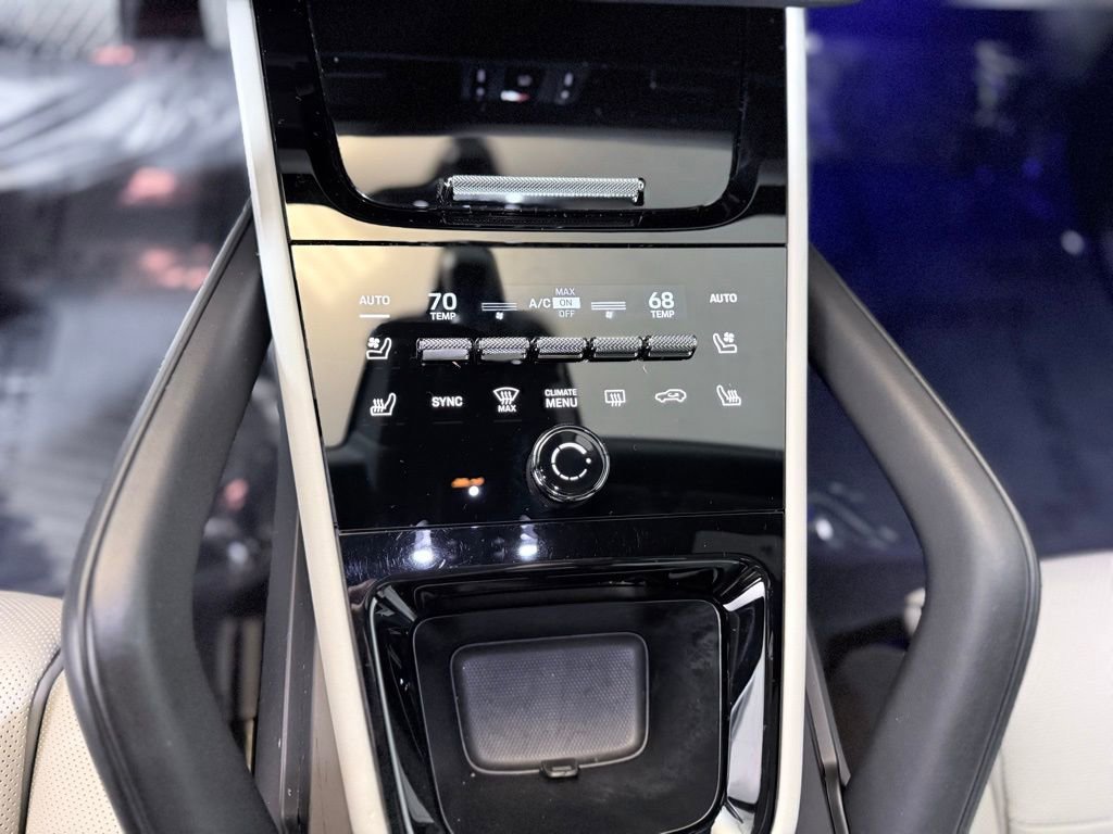 Used 2024 Porsche Cayenne Coupe image 15