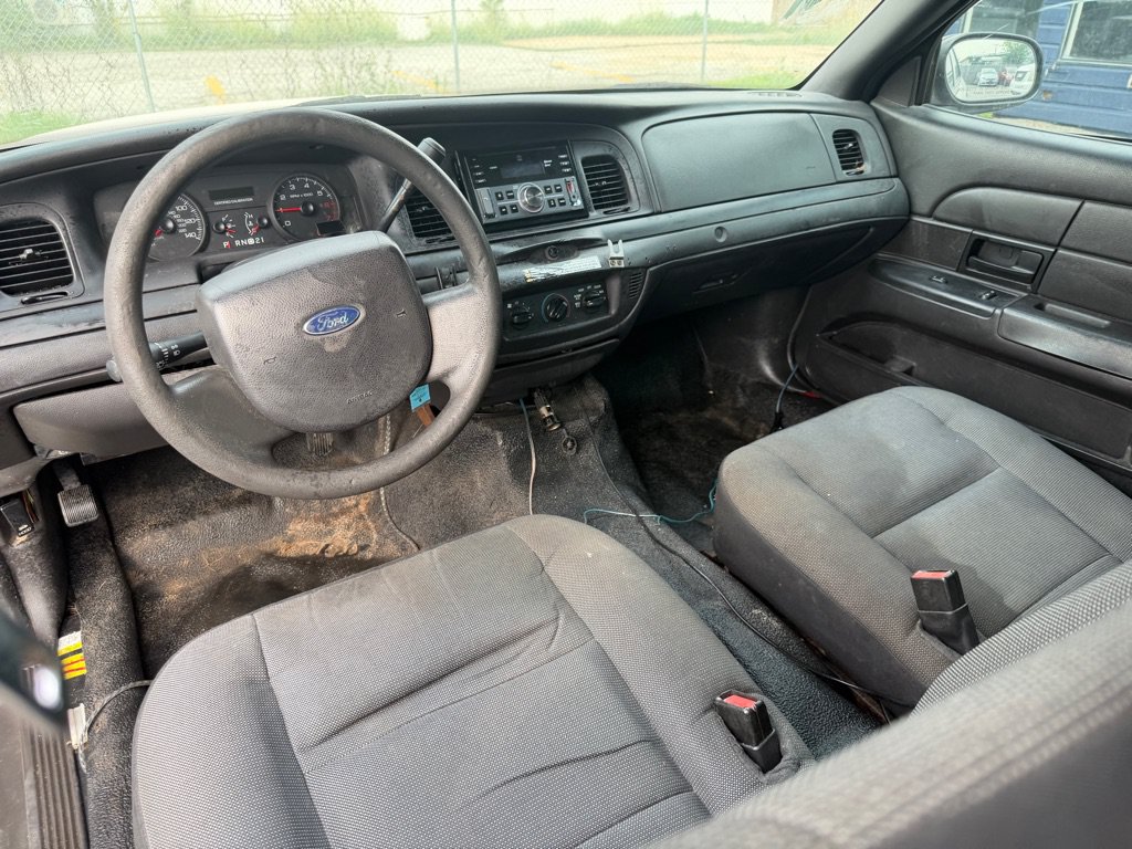 Used 2008 Ford Crown Victoria Police Interceptor RWD image 30