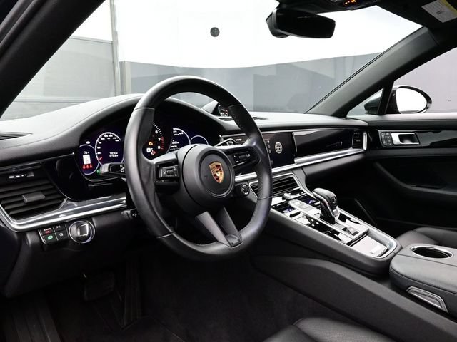Certified 2023 Porsche Panamera 4 w/ Assistance Package AWD/4WD image 4