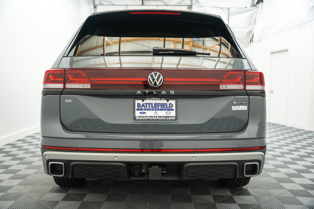 Used 2025 Volkswagen Atlas Peak Edition SE AWD/4WD image 6