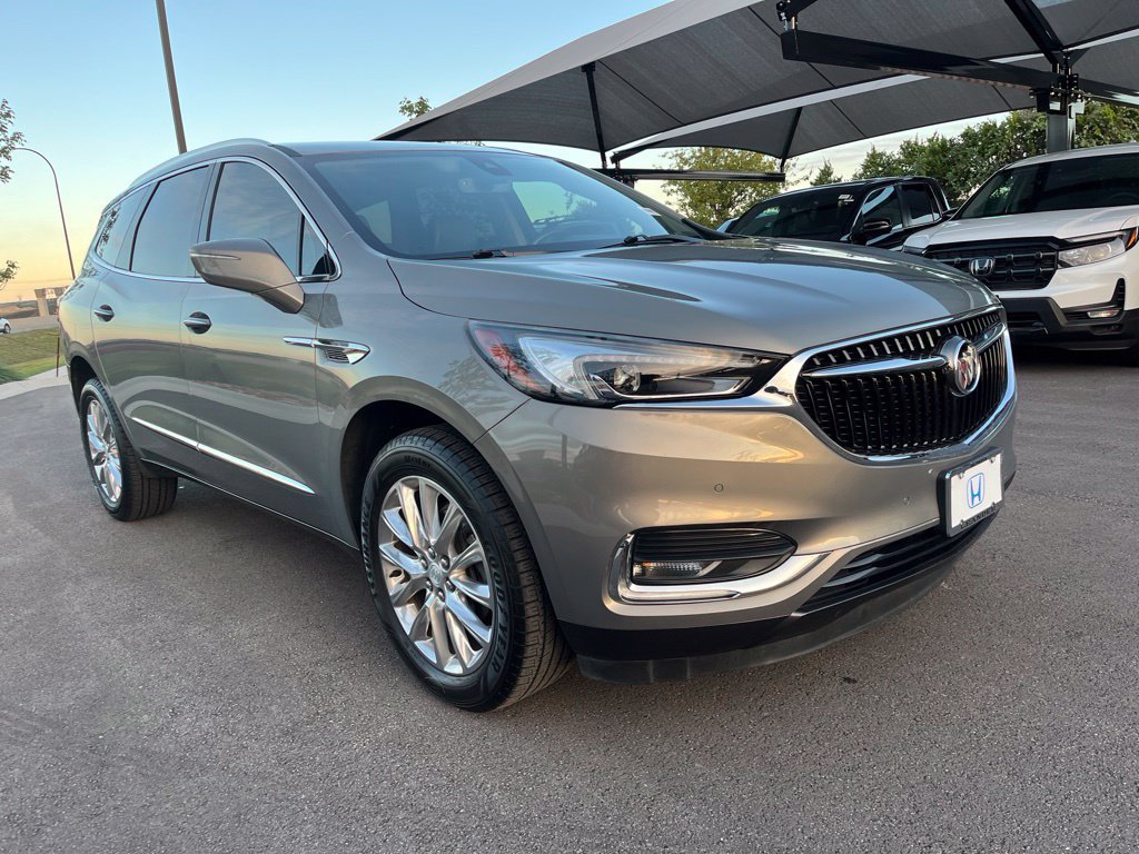 Used 2018 Buick Enclave Premium FWD image 3
