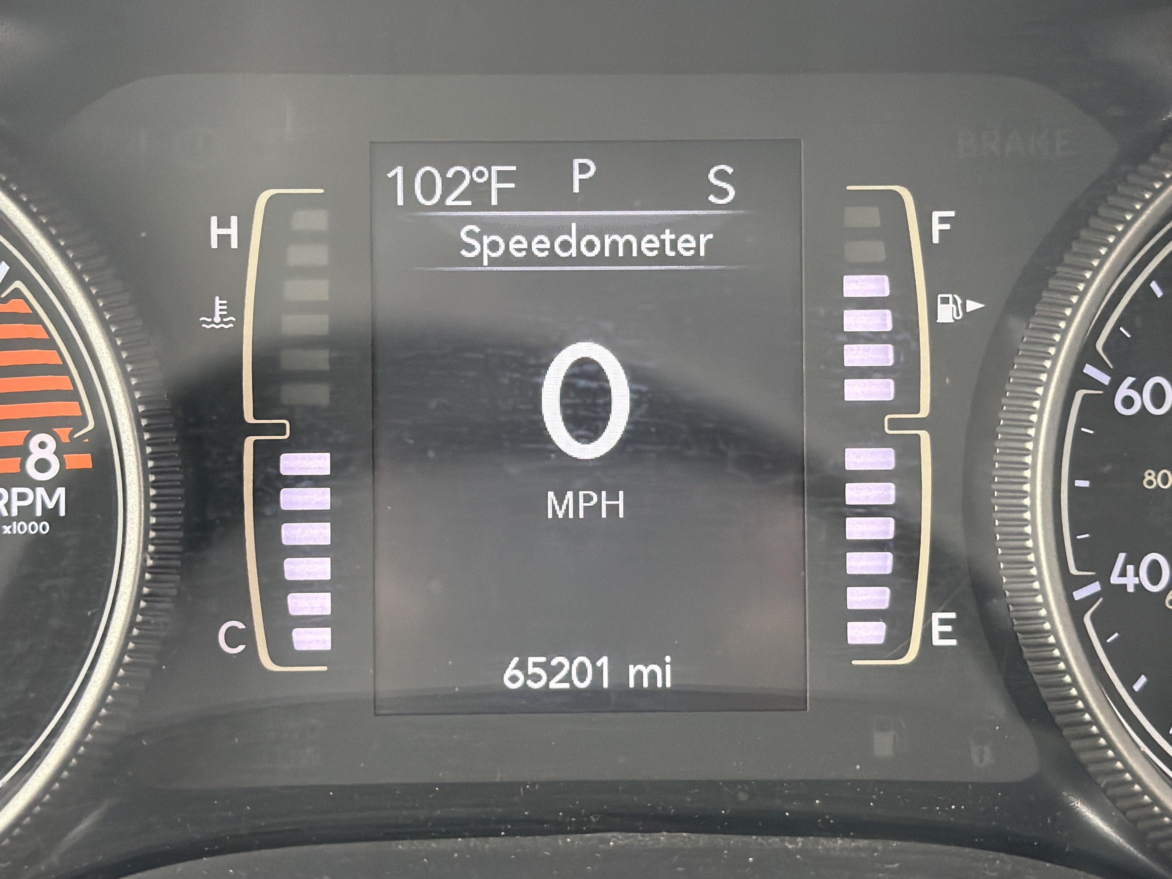 Used 2019 Jeep Cherokee Latitude Plus w/ Cold Weather Group AWD/4WD image 2