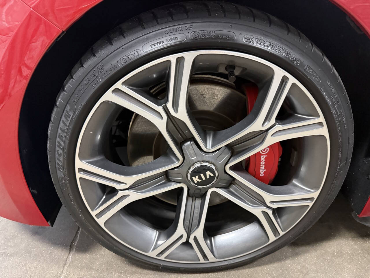 Used 2018 Kia Stinger GT2 AWD/4WD image 9