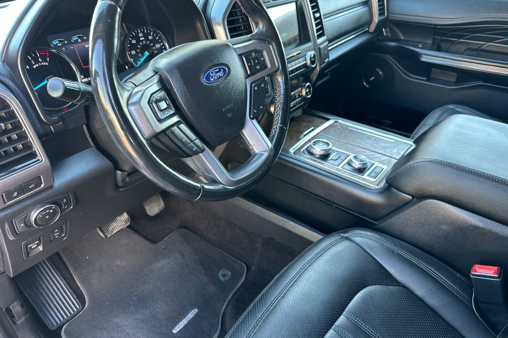 Used 2019 Ford Expedition Platinum image 12