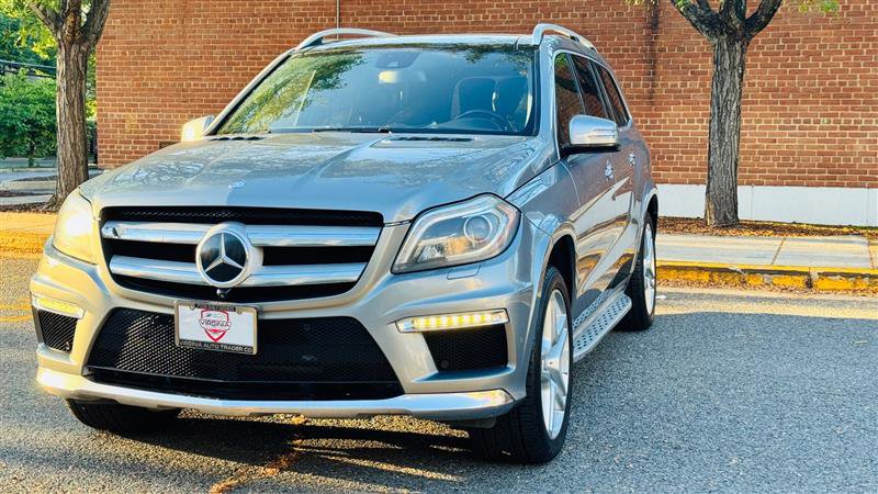 Used 2014 Mercedes-Benz GL 550 4MATIC image 2