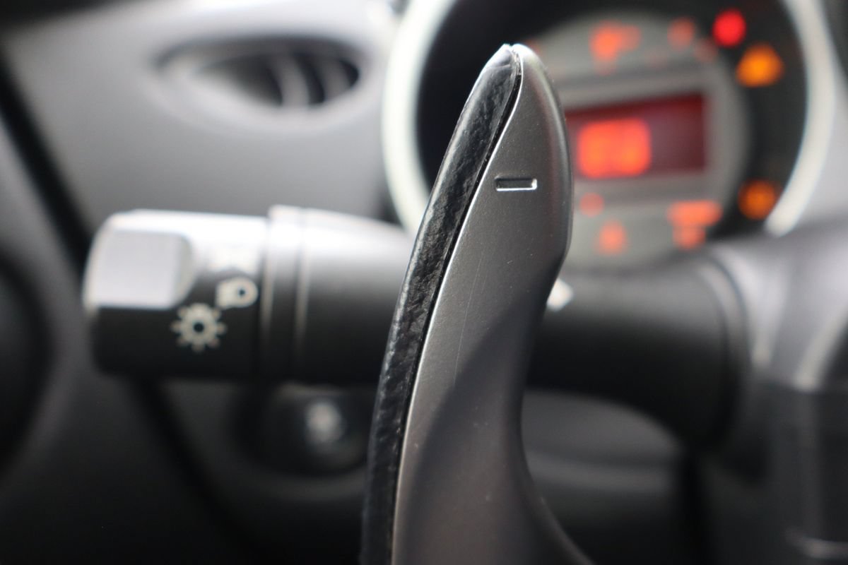 Used 2019 Nissan 370Z Touring RWD image 24