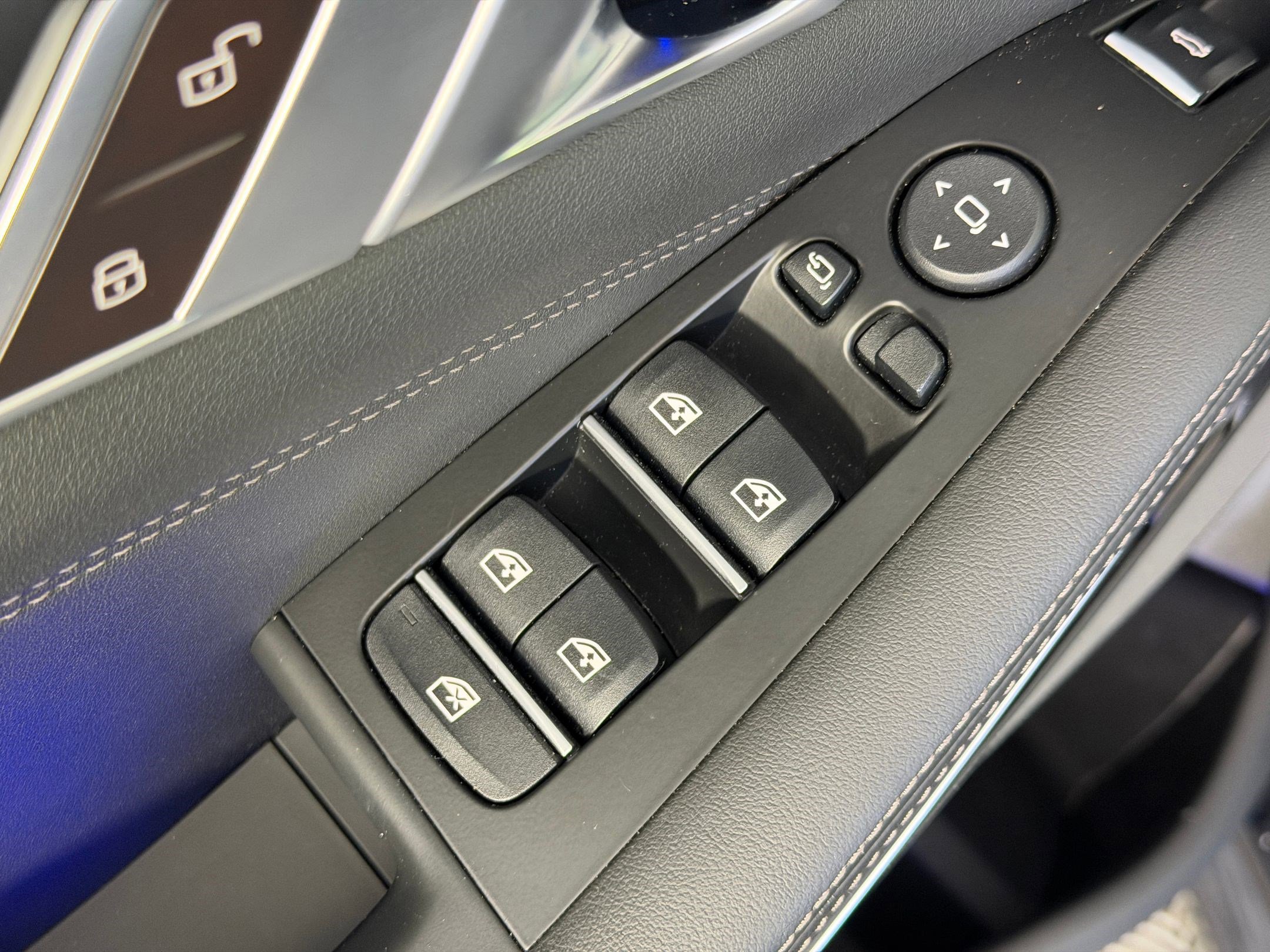 Certified 2024 BMW X5 xDrive40i w/ M Sport Package image 23