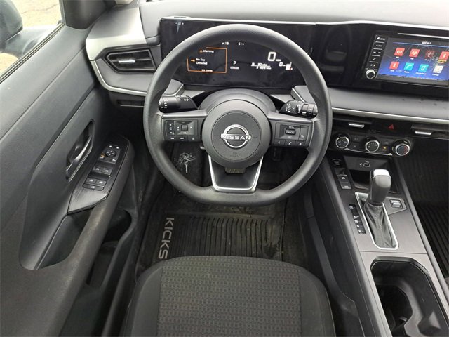 Used 2025 Nissan Kicks S image 11