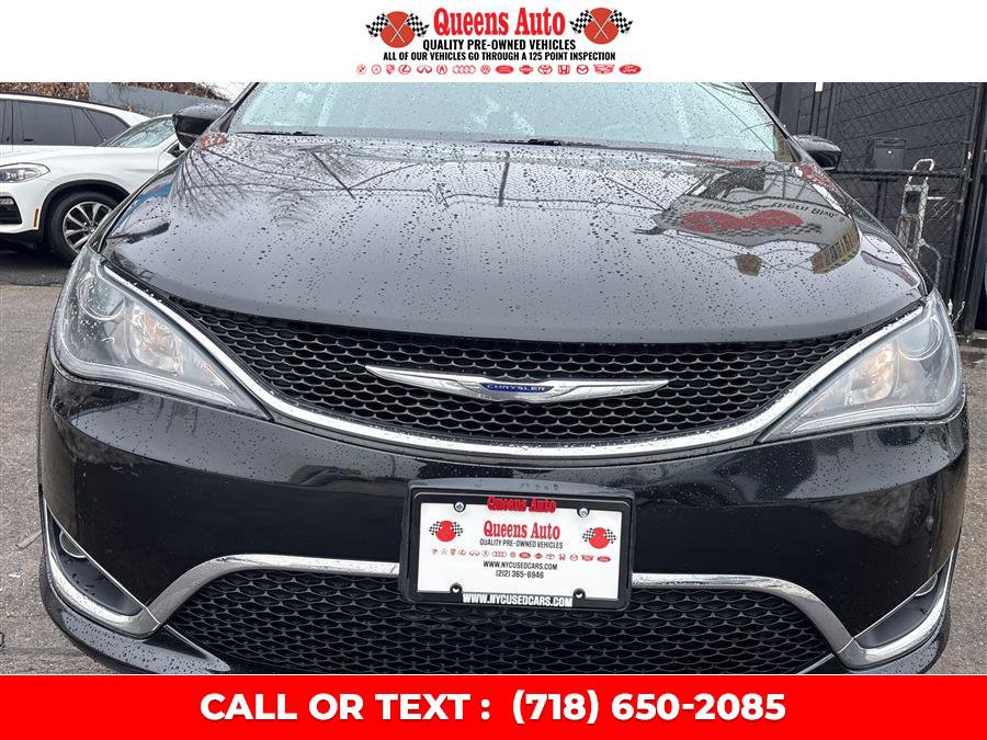 Used 2019 Chrysler Pacifica Touring-L image 26