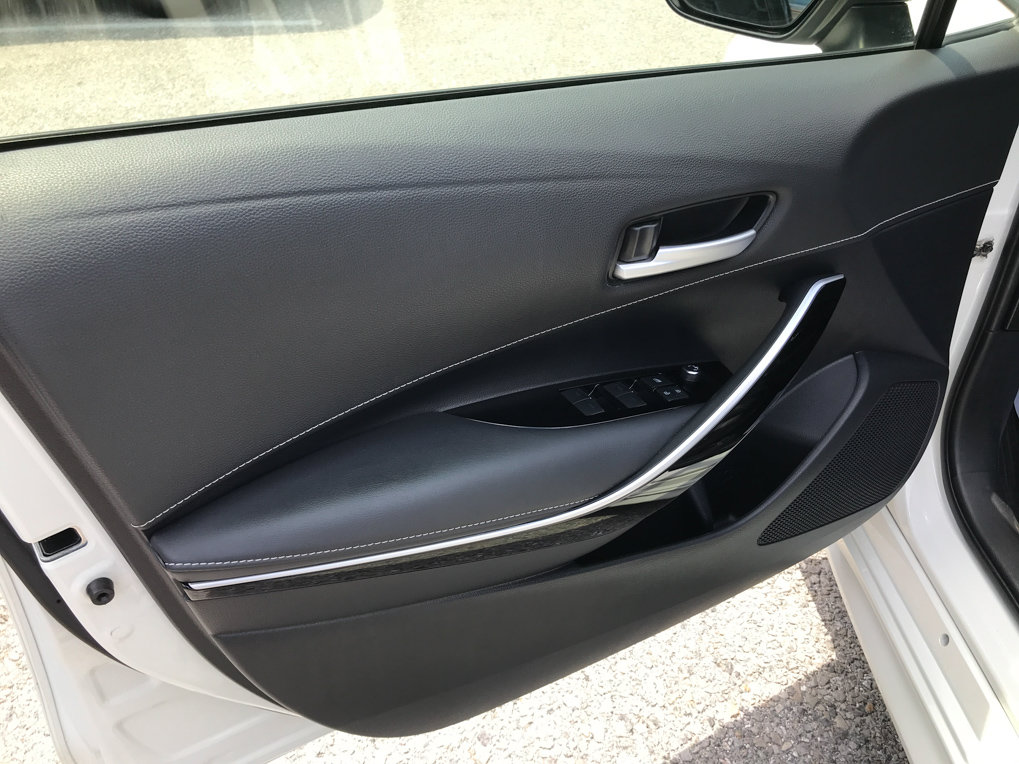 Used 2019 Toyota Corolla XSE FWD image 13