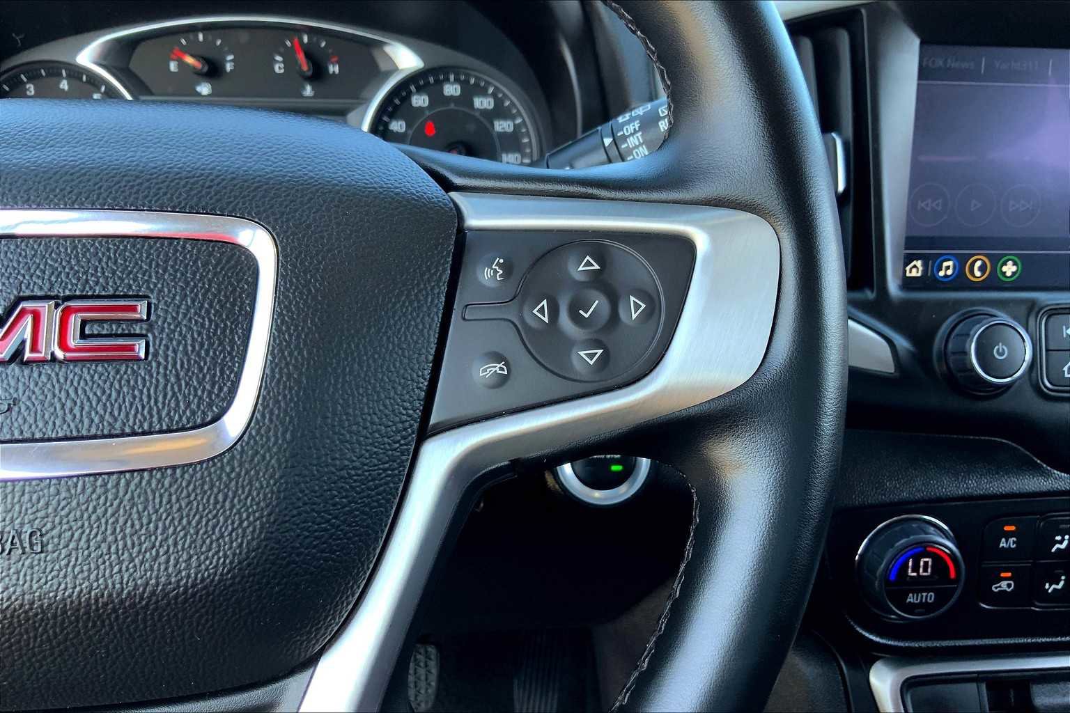 Certified 2024 GMC Terrain SLT image 18