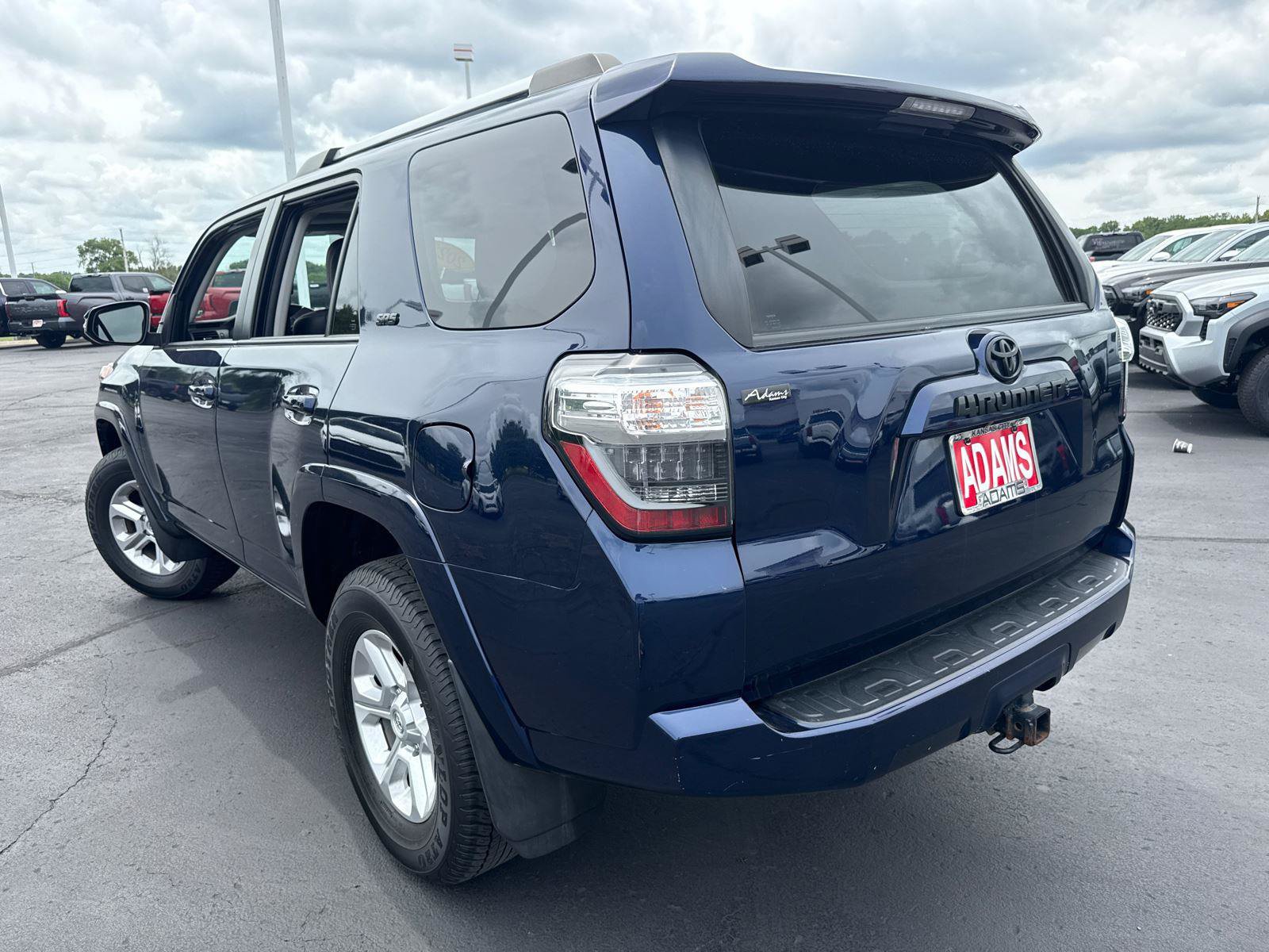 Used 2022 Toyota 4Runner SR5 Premium w/ Moonroof Package AWD/4WD image 6
