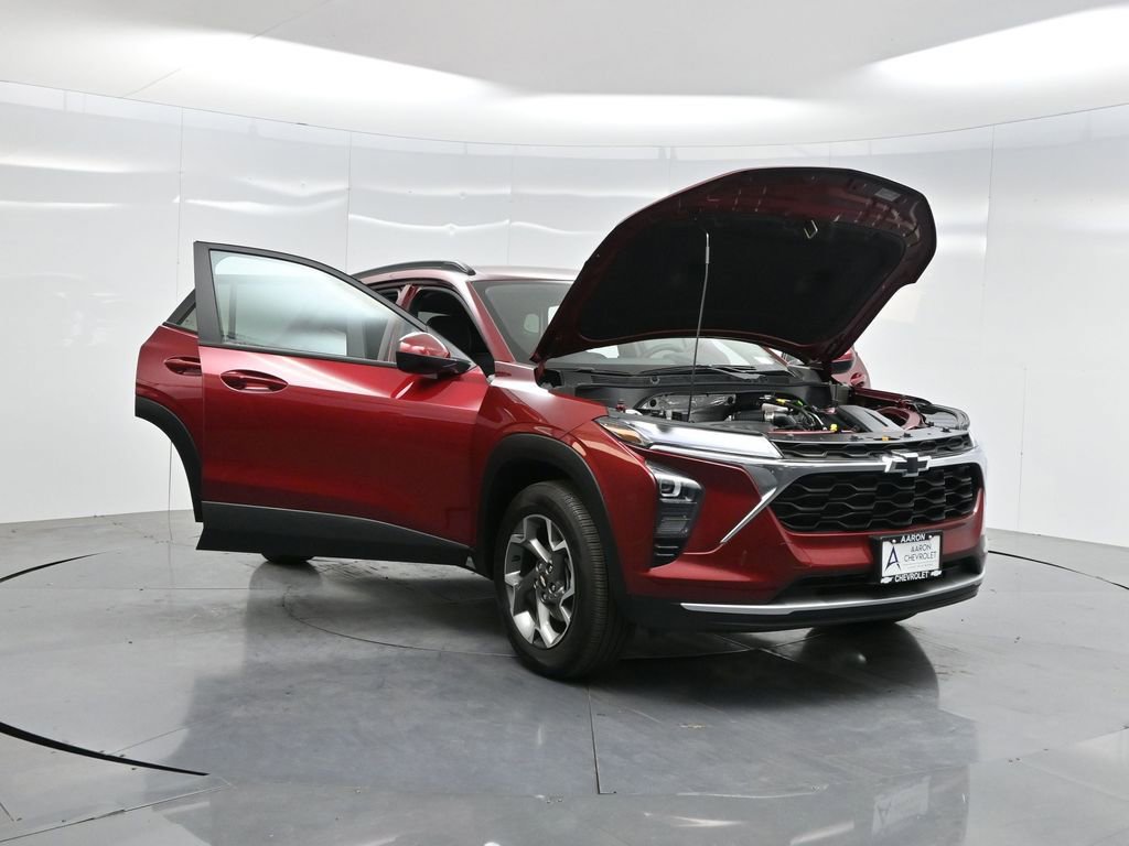 Used 2025 Chevrolet Trax LT w/ LT Convenience Package image 43