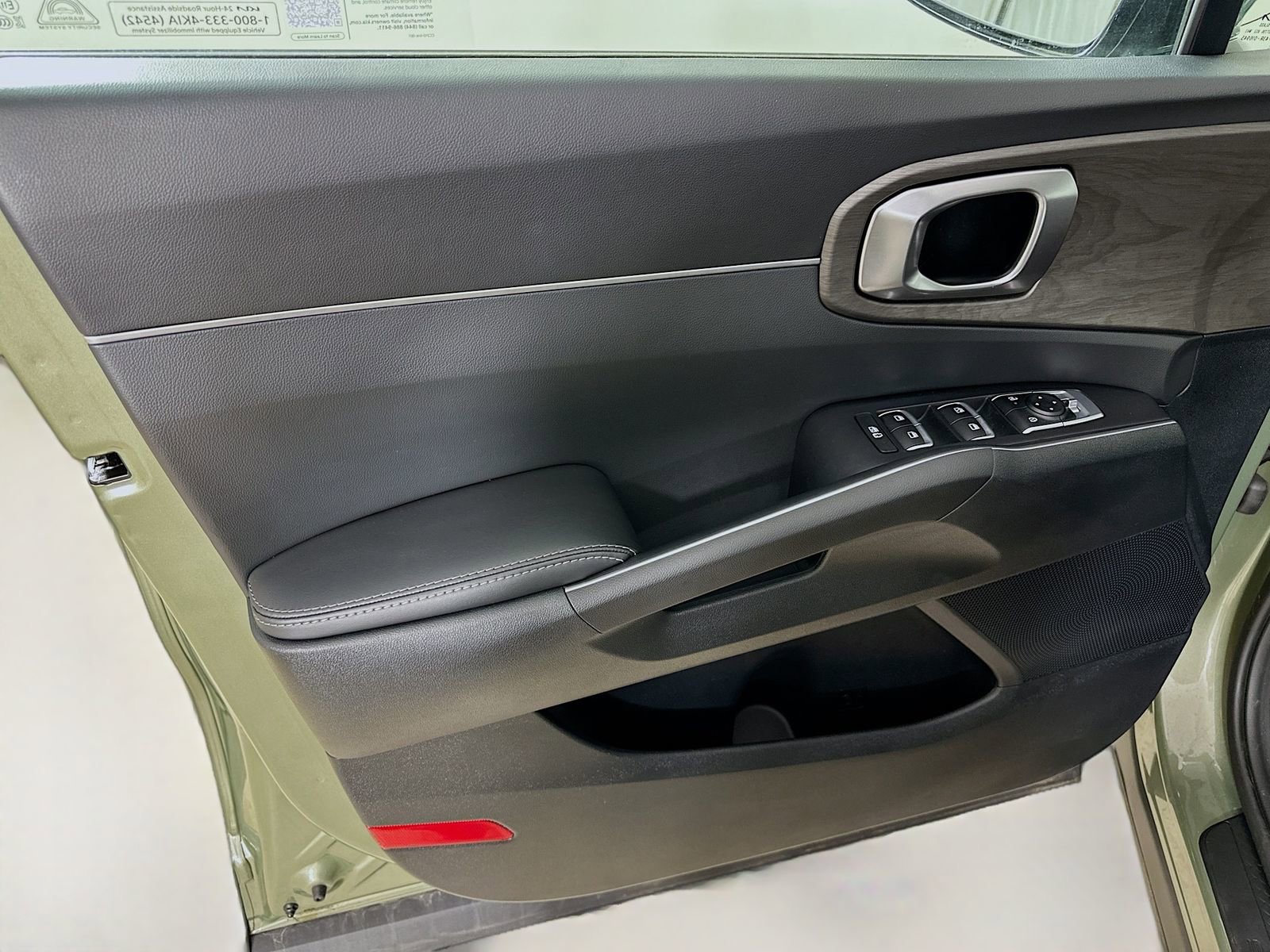Used 2025 Kia Sorento X-Line EX AWD/4WD image 17