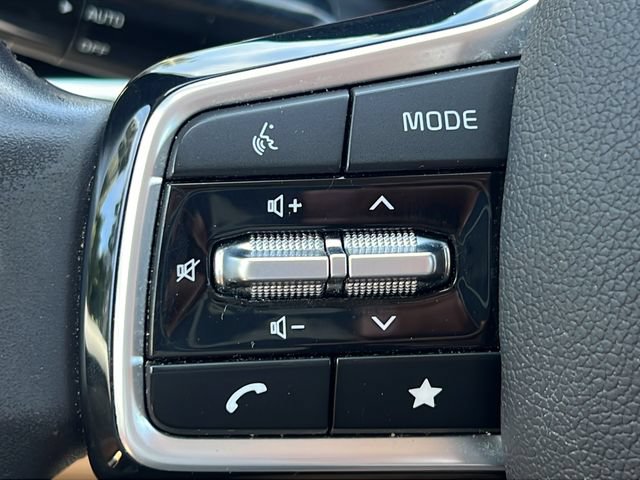 Used 2024 Kia Carnival LX FWD image 27