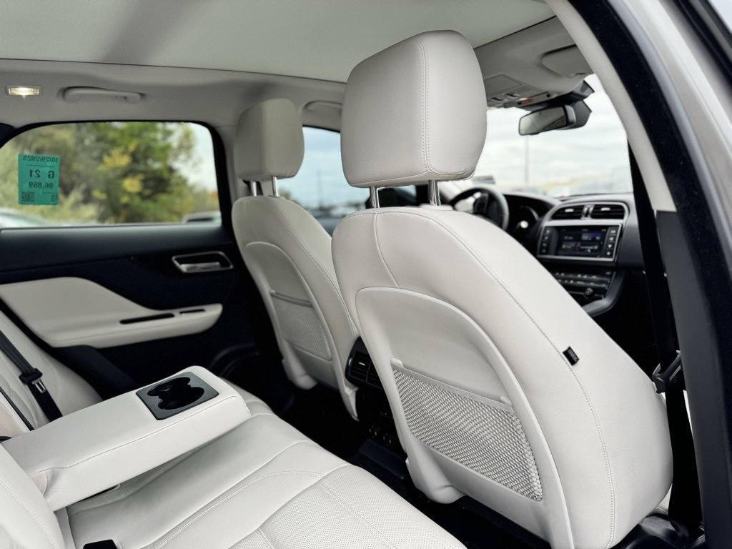 Used 2018 Jaguar F-PACE Prestige image 17