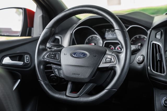 Used 2018 Ford Focus ST w/ Equipment Group 401A image 6
