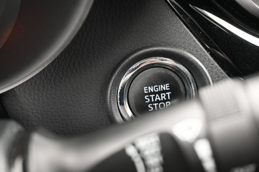 Used 2019 Toyota C-HR XLE FWD image 28