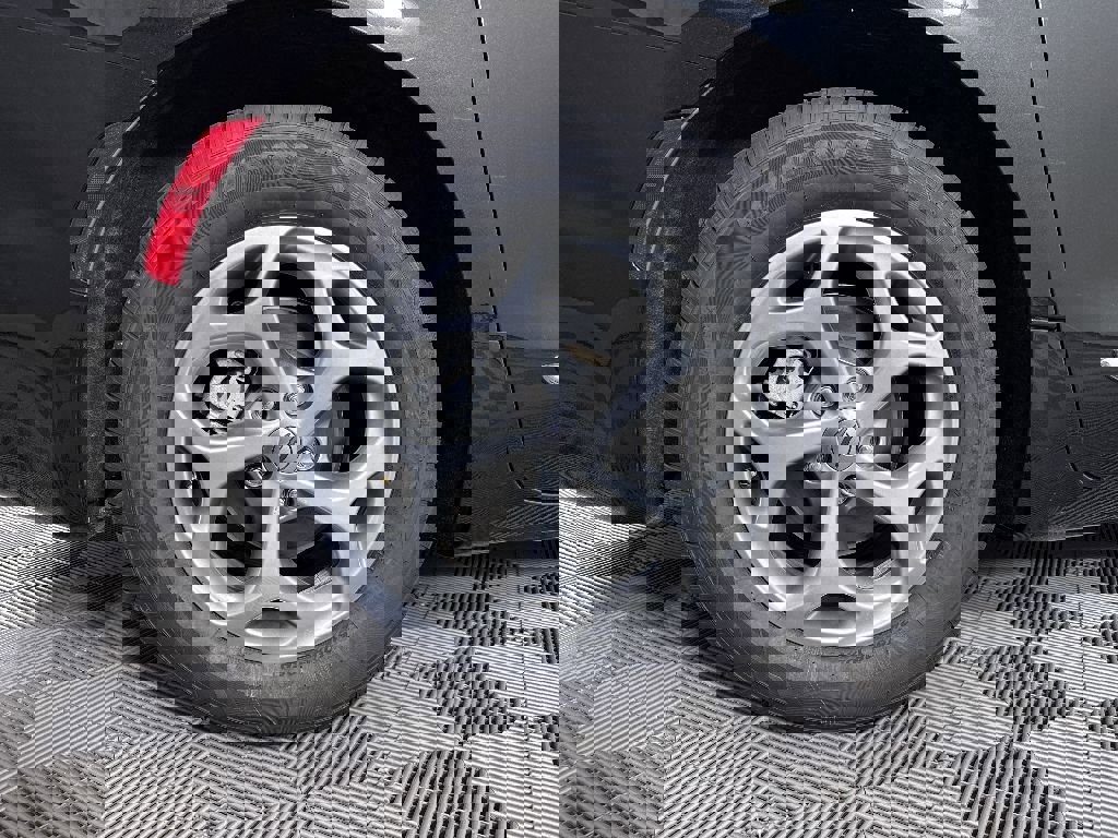 Used 2023 Chrysler Pacifica Limited image 33