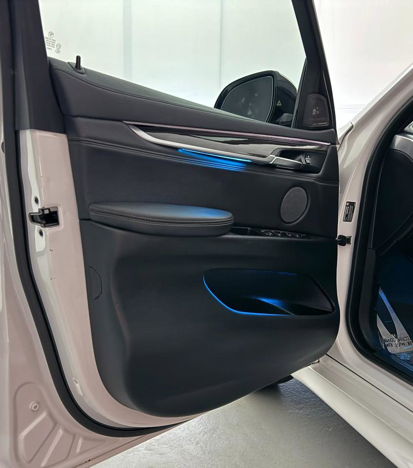 Used 2019 BMW X6 xDrive50i w/ M Sport Package image 17