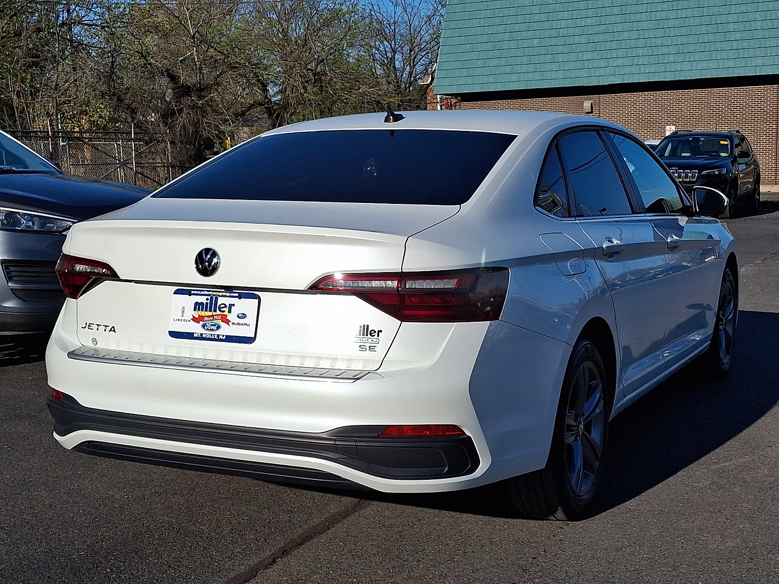 Used 2023 Volkswagen Jetta SE FWD image 6