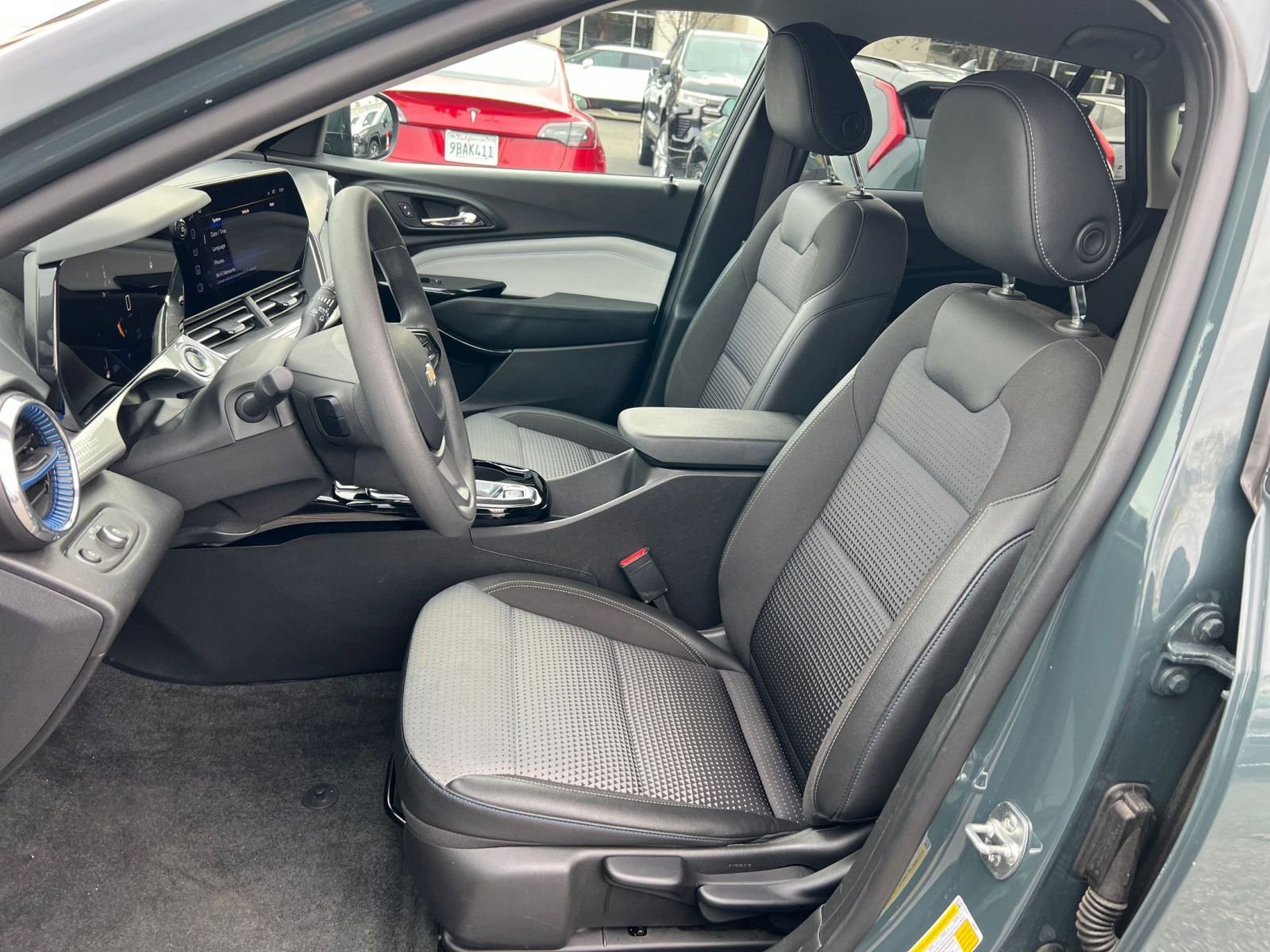 Used 2025 Chevrolet Trax LT image 34