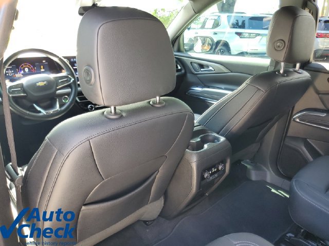 Used 2025 Chevrolet Traverse LT FWD image 14