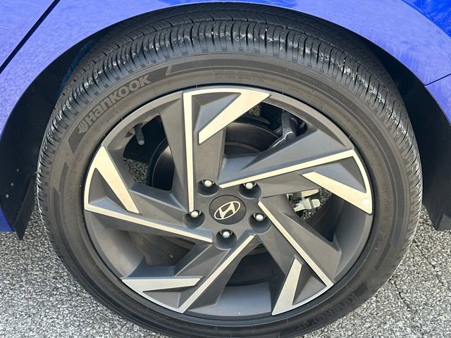 Used 2025 Hyundai Elantra SEL FWD image 31