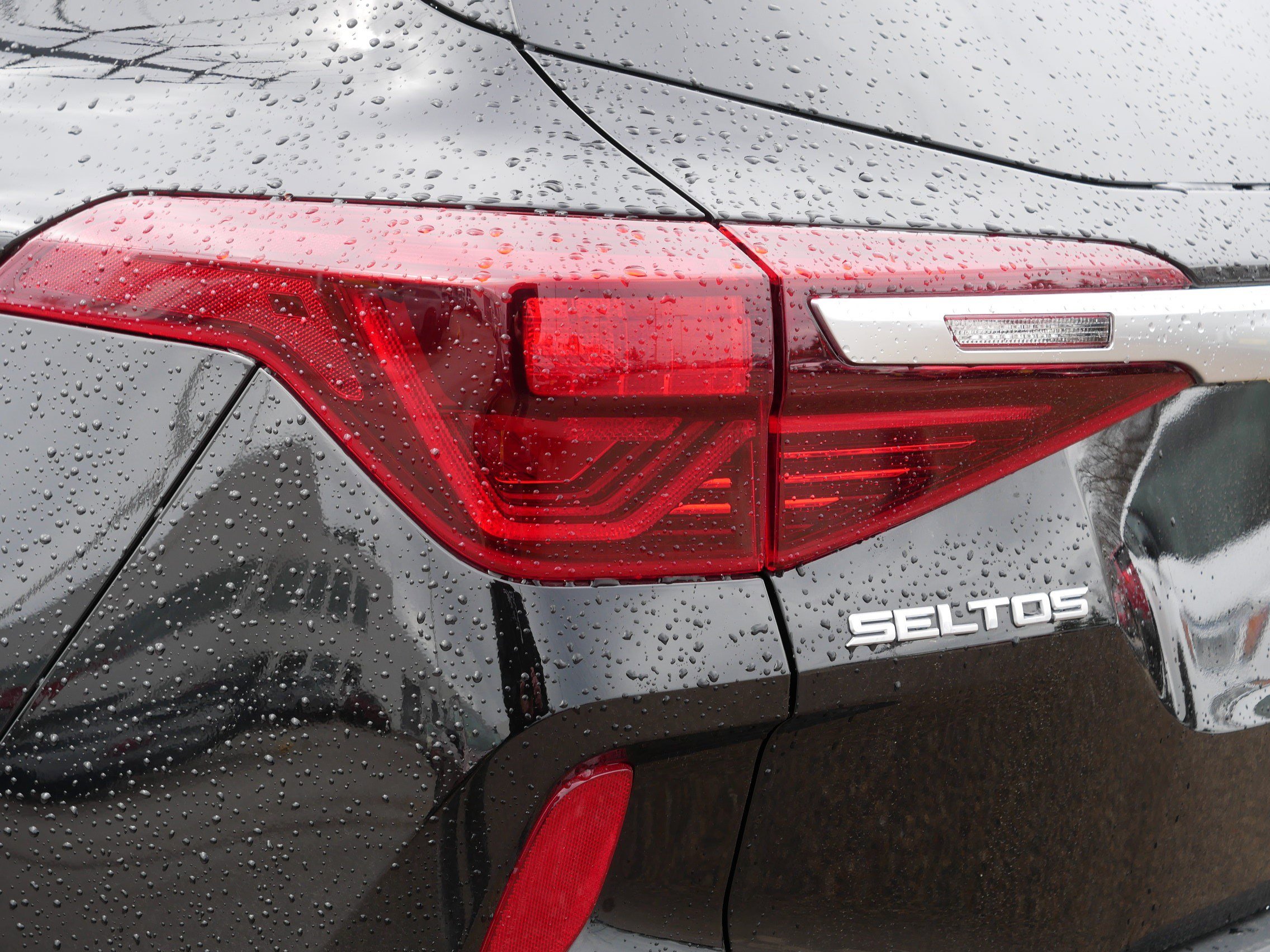 Certified 2023 Kia Seltos SX w/ SX Sunroof Package image 17