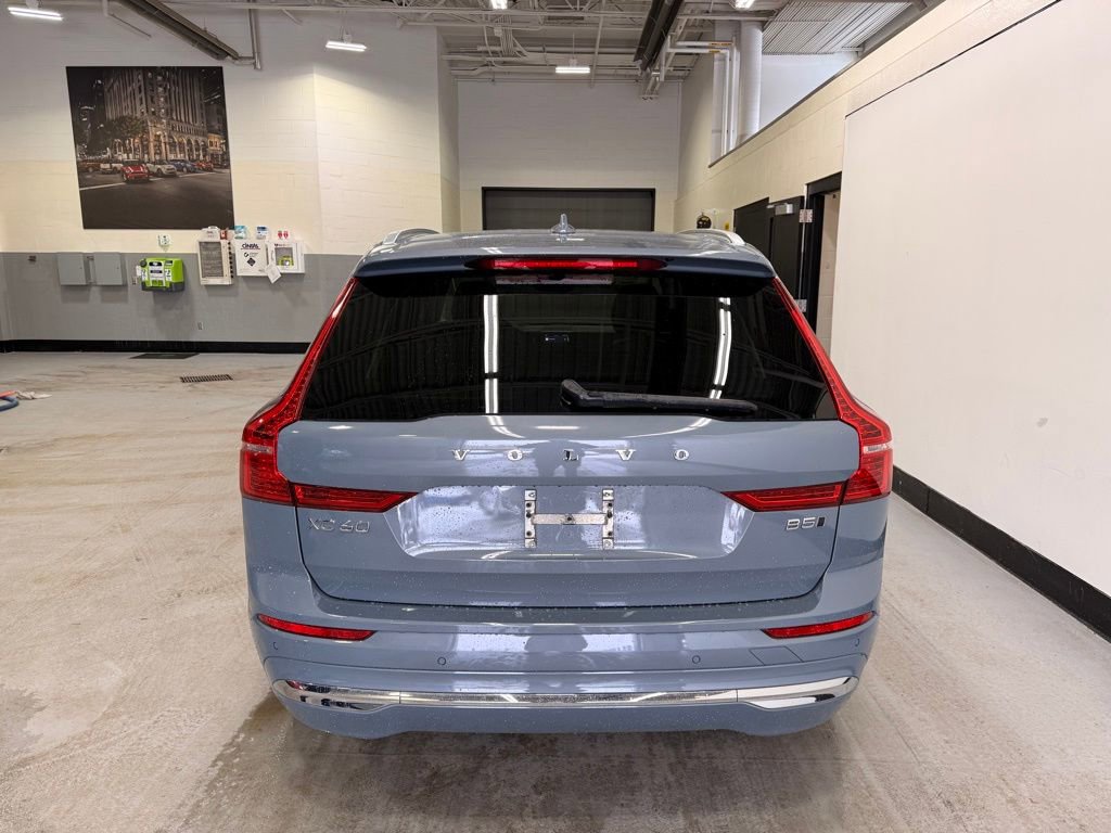 Used 2023 Volvo XC60 B5 Plus image 4