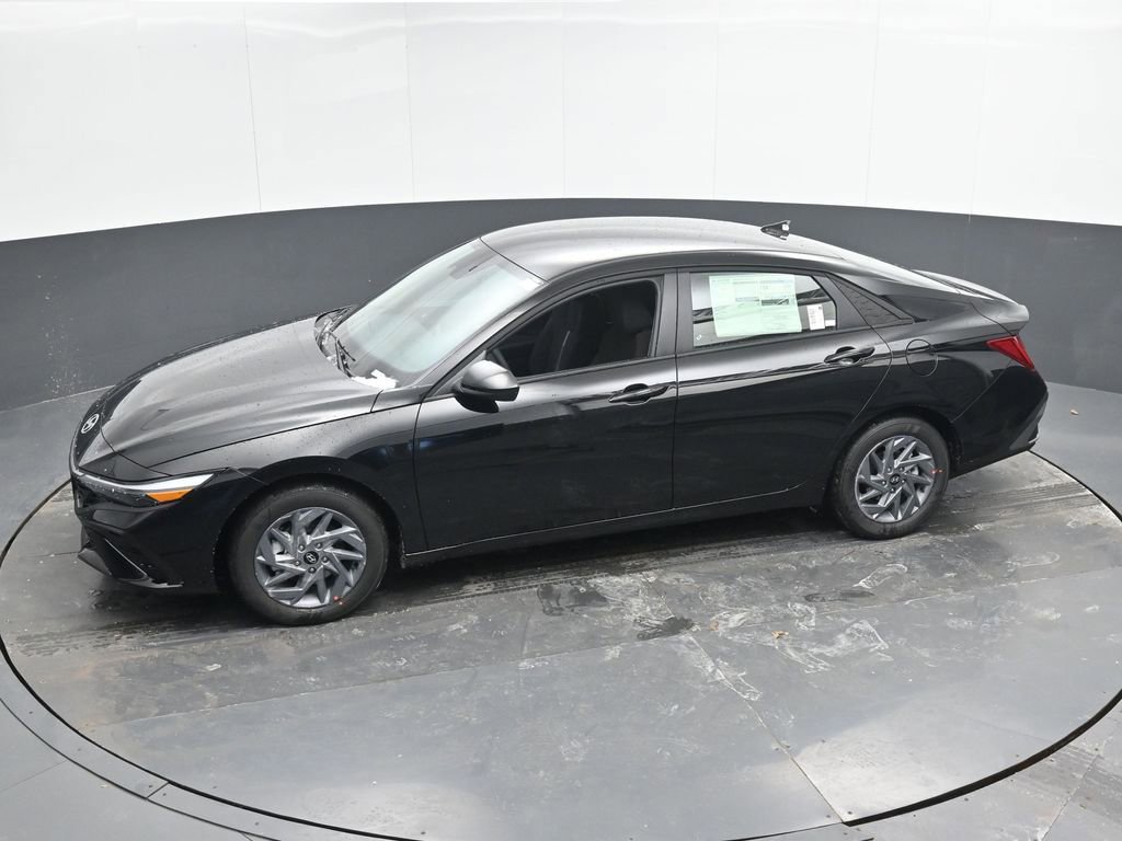 New 2026 Hyundai Elantra Blue image 38