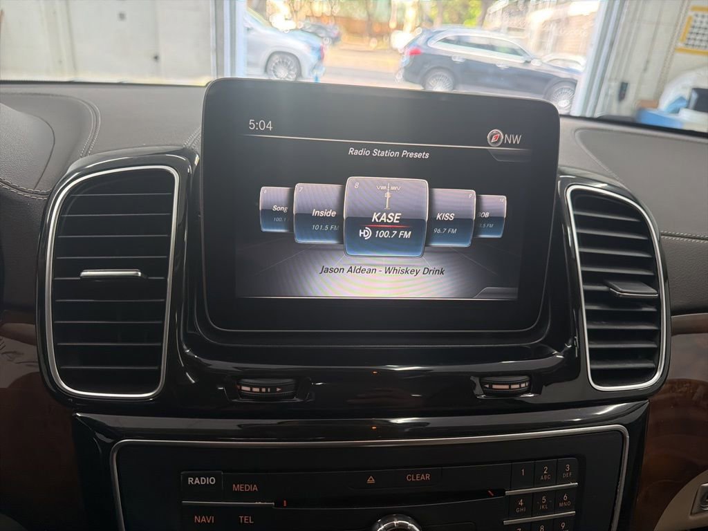 Used 2017 Mercedes-Benz GLS 550 4MATIC image 33