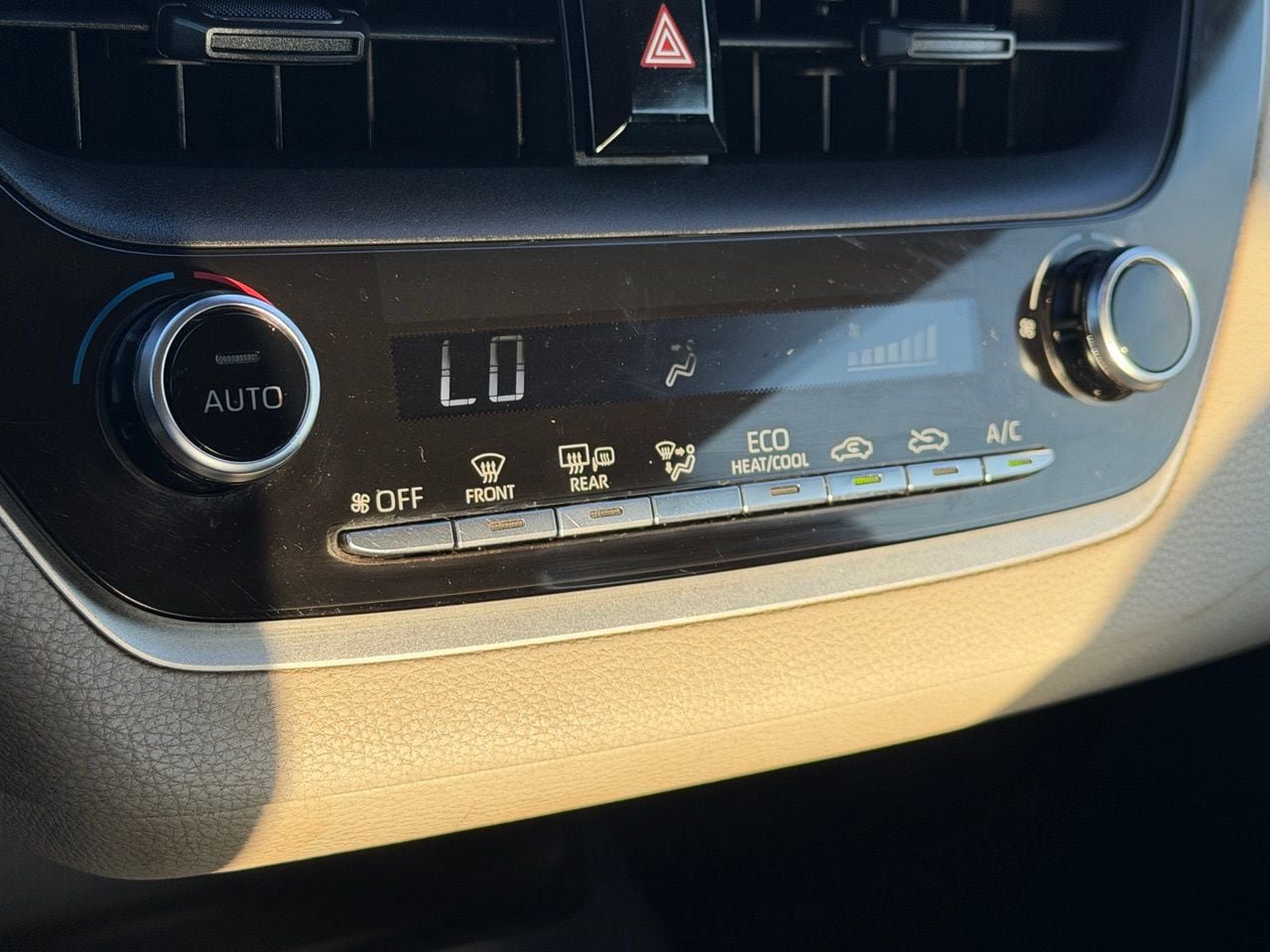 Used 2021 Toyota Corolla LE FWD image 23