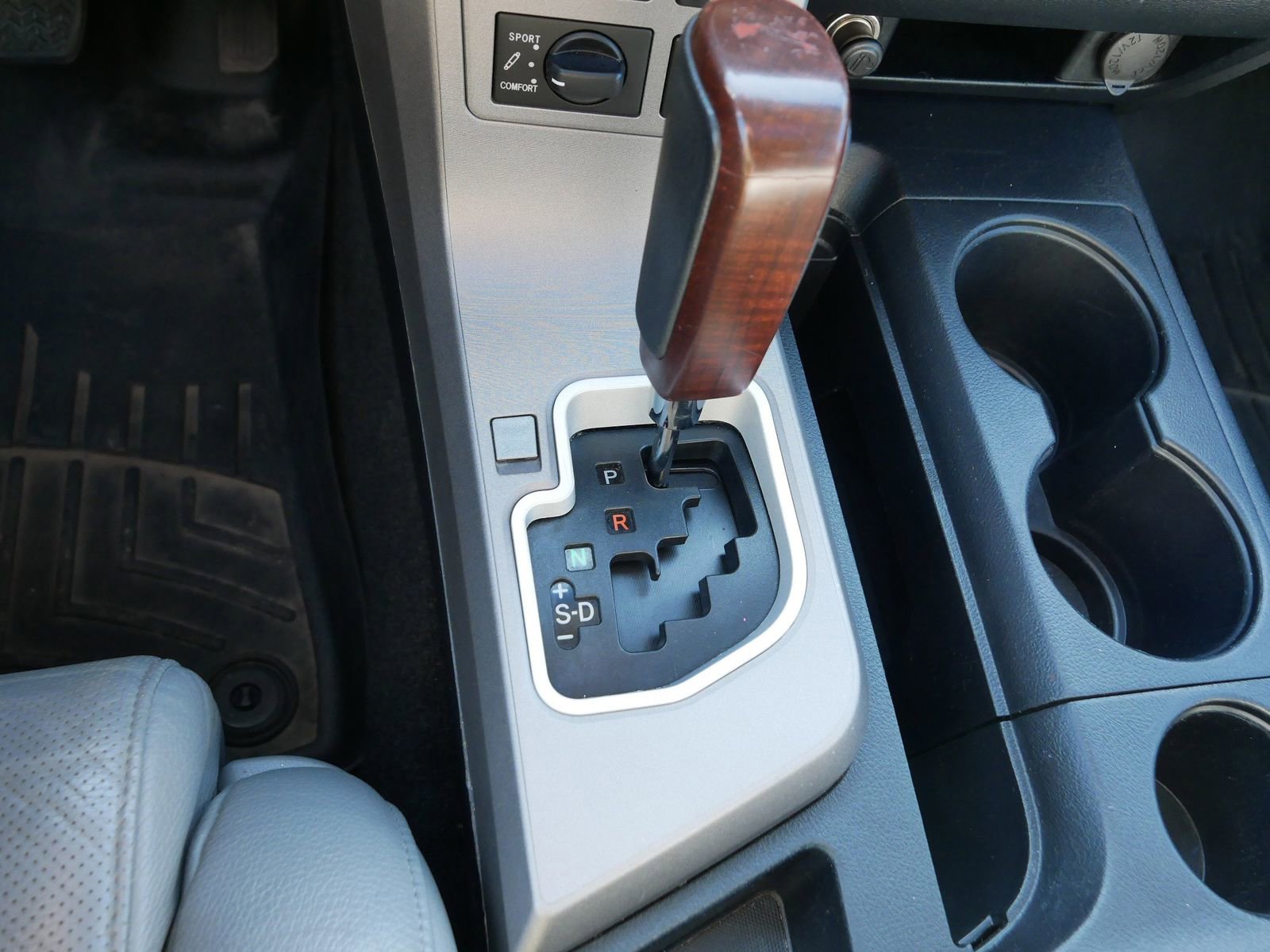 Used 2012 Toyota Sequoia Platinum AWD/4WD image 26