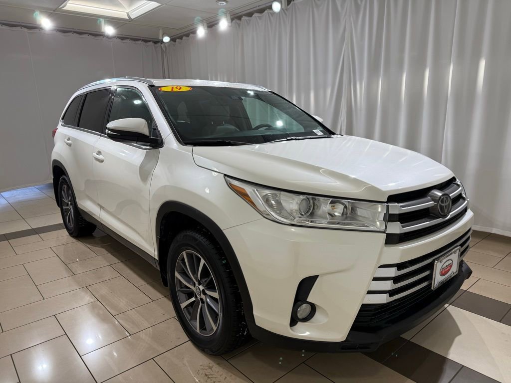 Used 2019 Toyota Highlander XLE image 7