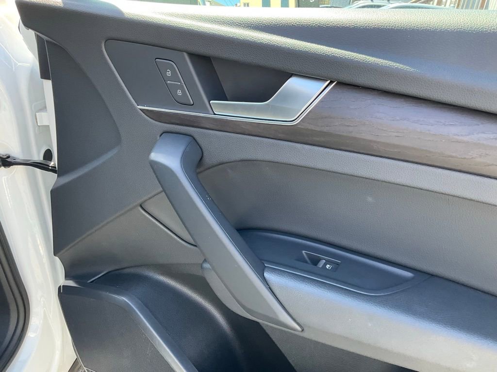 Used 2020 Audi Q5 e Premium w/ Convenience Package image 65