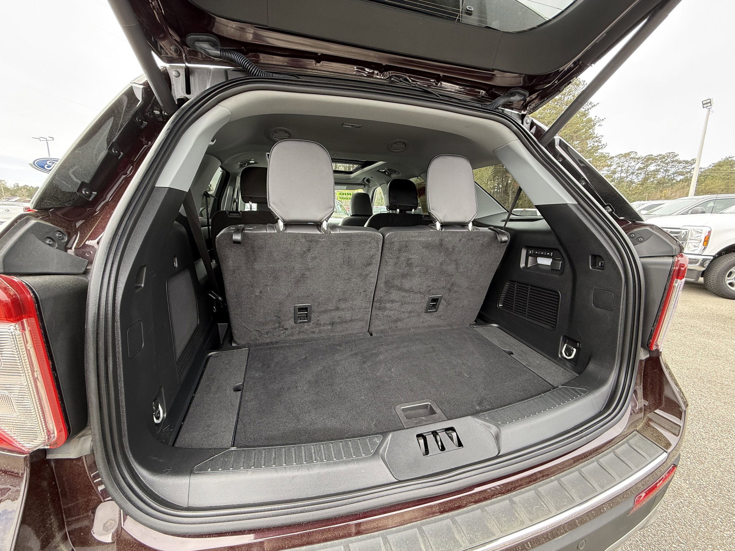 Used 2023 Ford Explorer Limited w/ Hybrid Equipment Group 310A AWD/4WD image 31