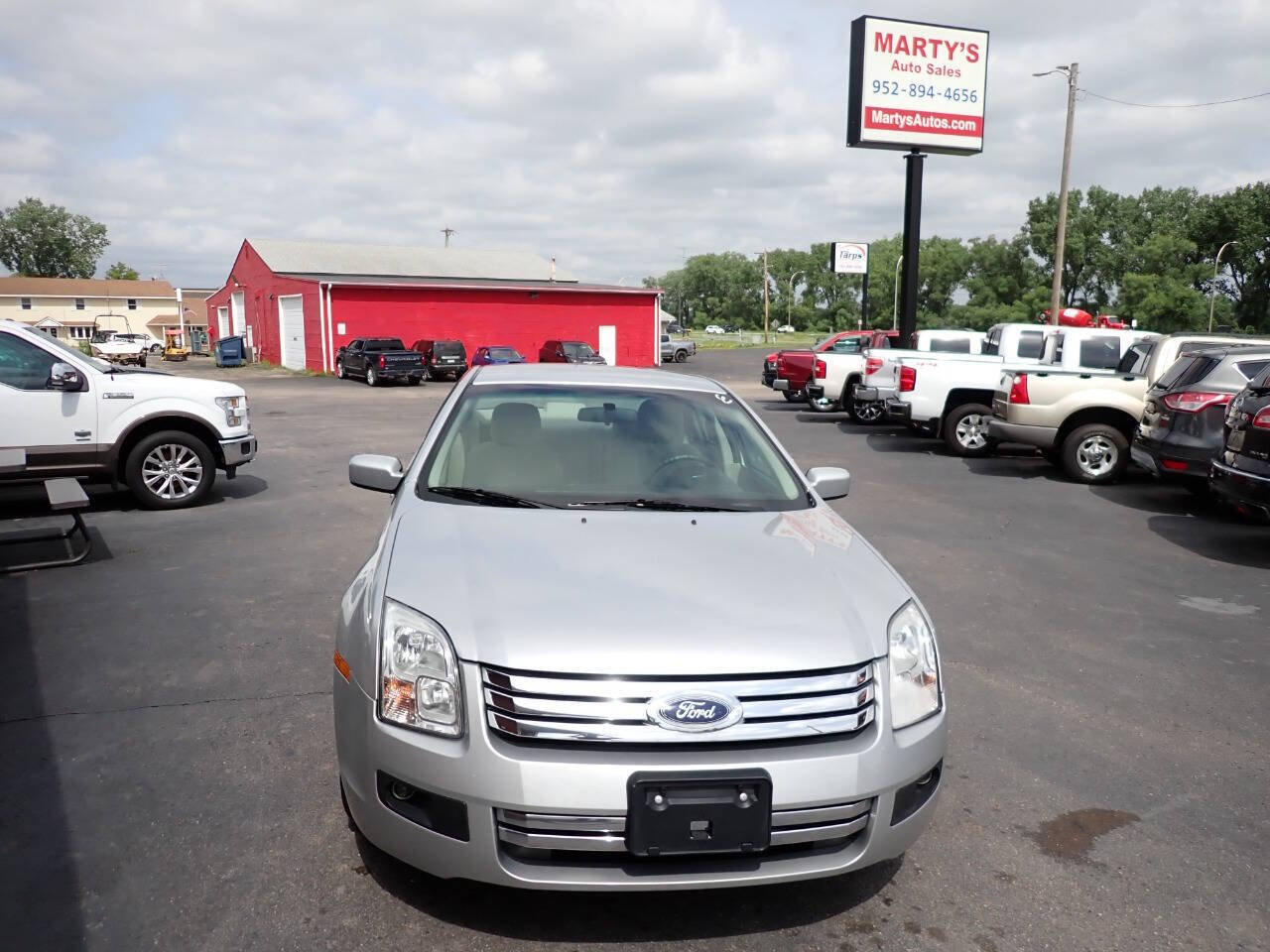 Used 2009 Ford Fusion SE FWD image 2