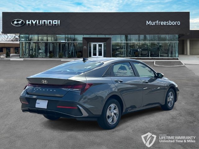 New 2026 Hyundai Elantra SE FWD image 5