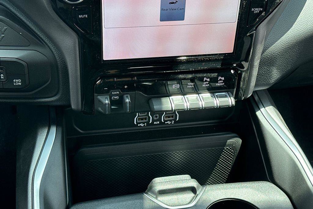 New 2026 RAM 2500 Big Horn AWD/4WD image 19